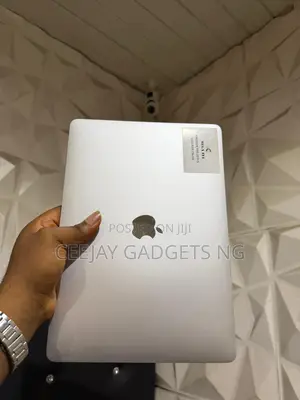 Laptop Apple MacBook Pro 2020 16GB Intel Core i5 SSD 1T