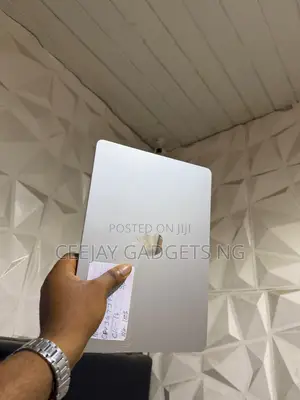 Laptop Apple MacBook Air 2023 M2 16GB Apple M2 SSD 256GB
