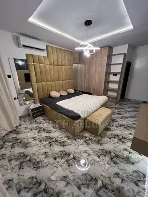 3 Bedrooms Yaba Alagomeji