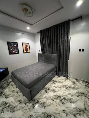 3 Bedrooms Yaba Alagomeji