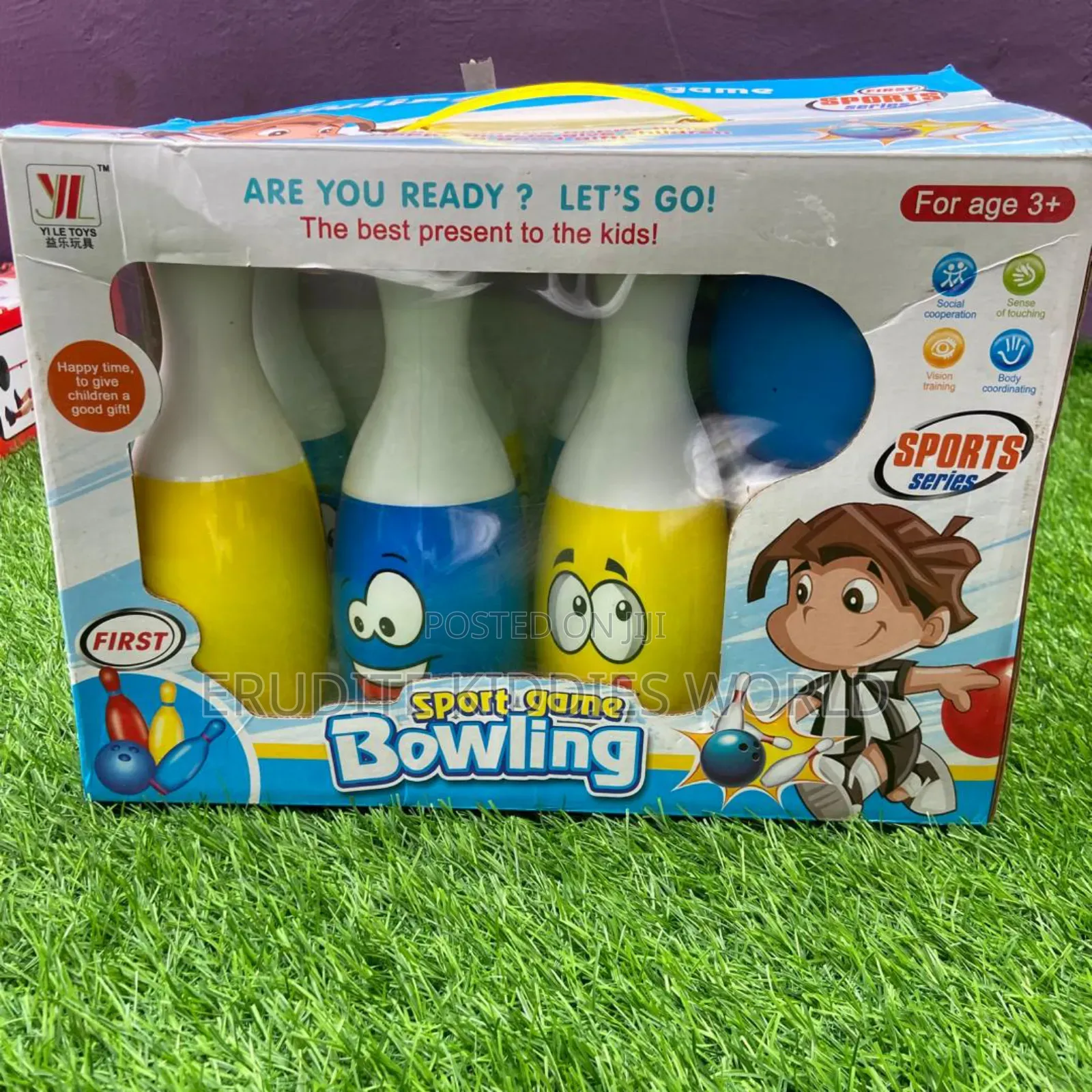 Large Expression Bowling Set