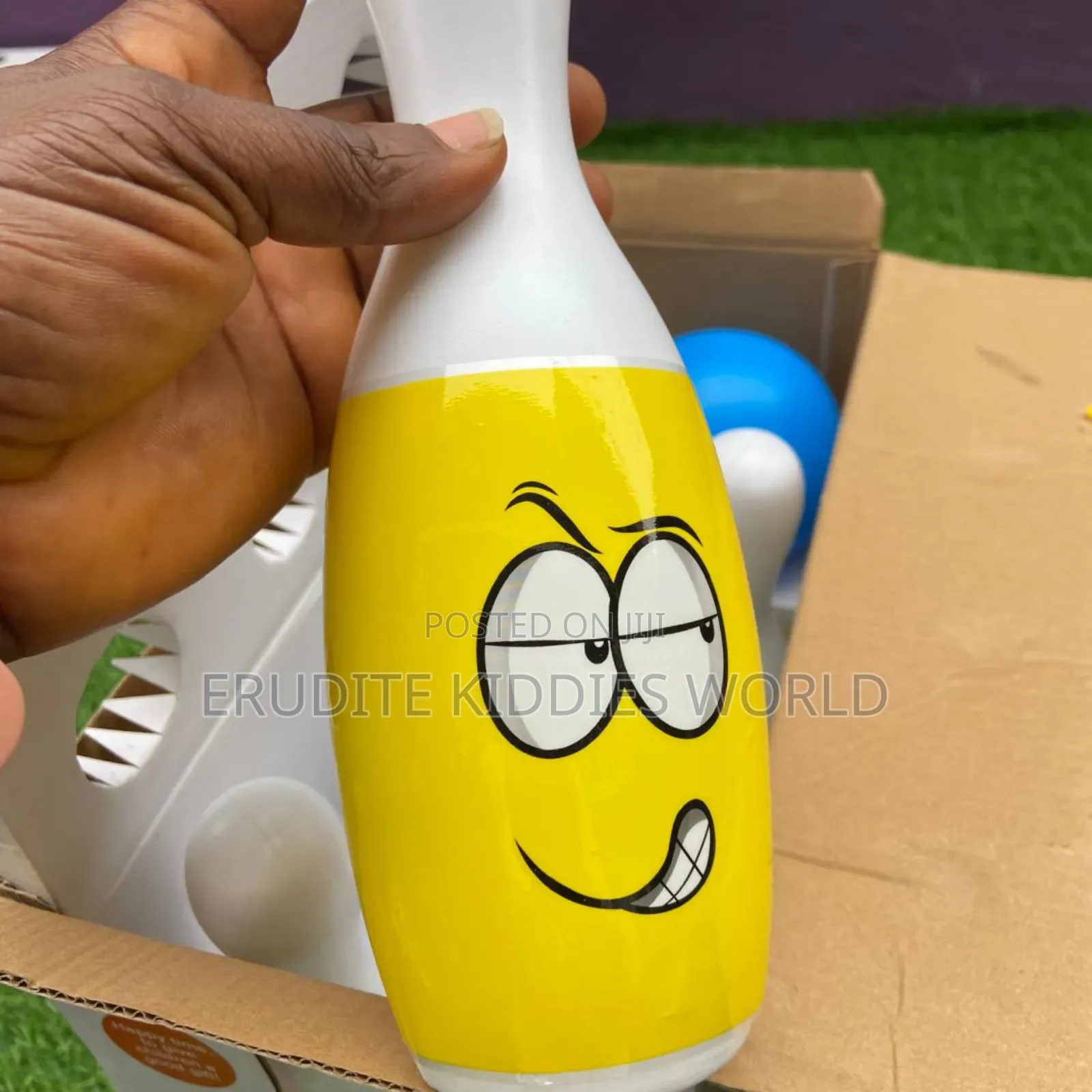 Large Expression Bowling Set