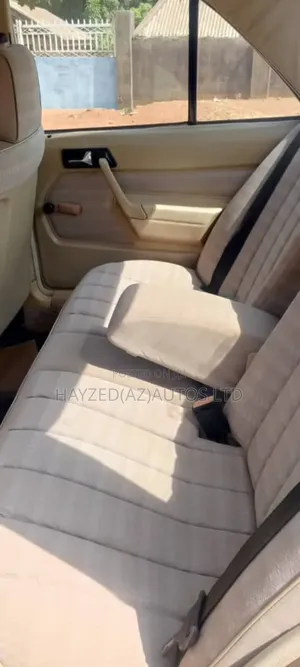 Mercedes-Benz 200 2004 Gold