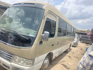 Toyota Coaster 2011