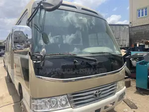 Toyota Coaster 2011