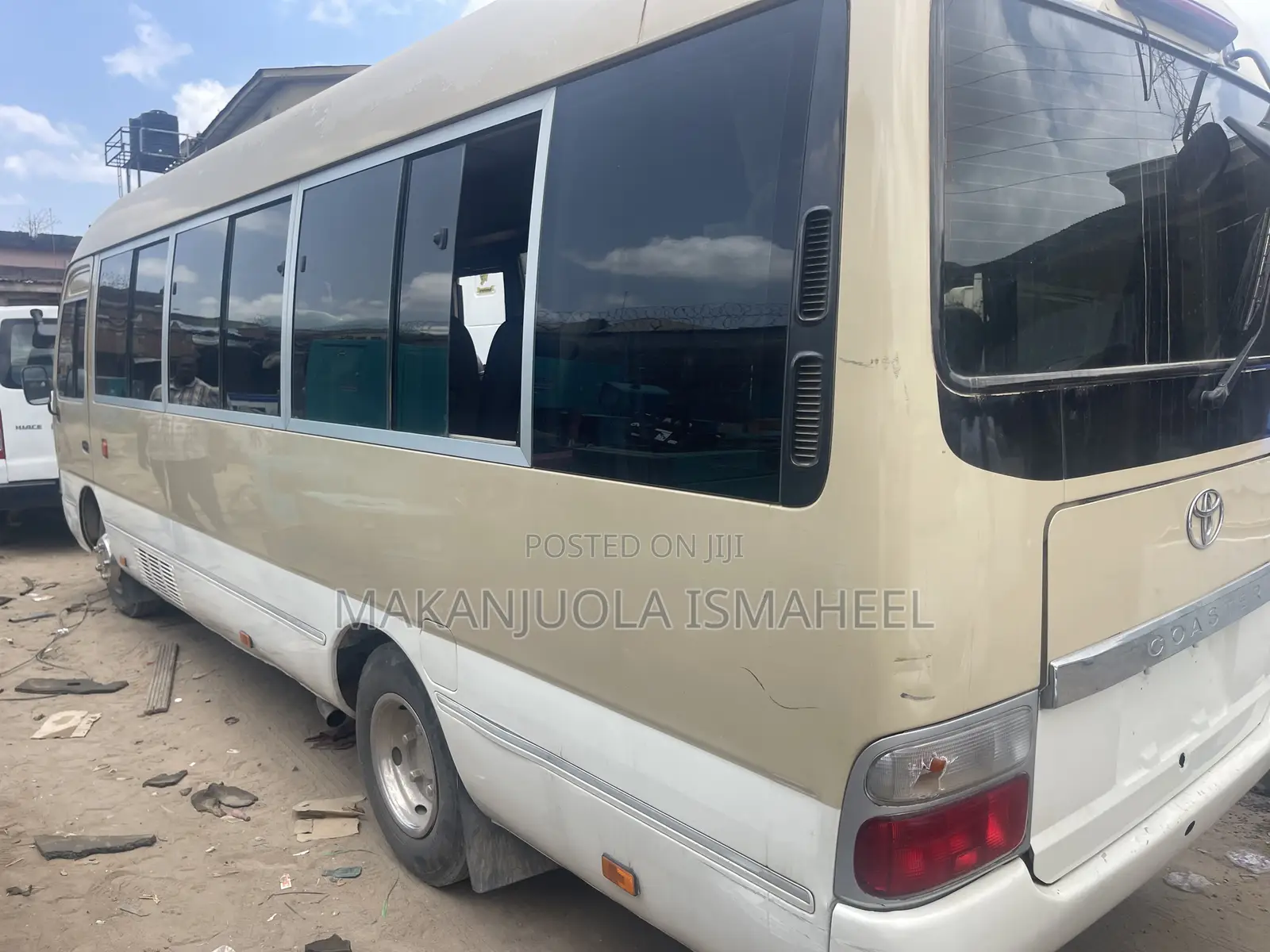 Toyota Coaster 2011