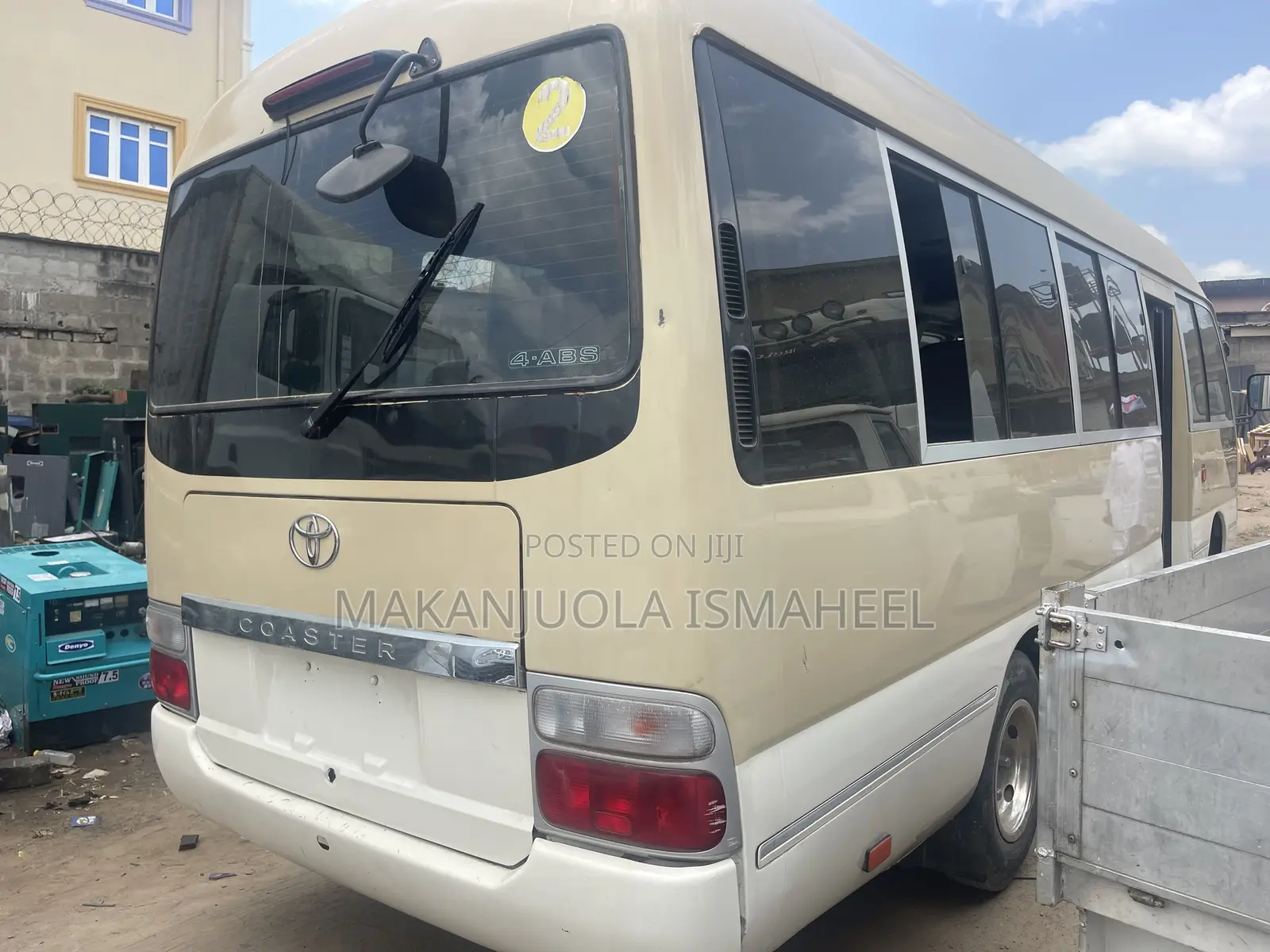 Toyota Coaster 2011