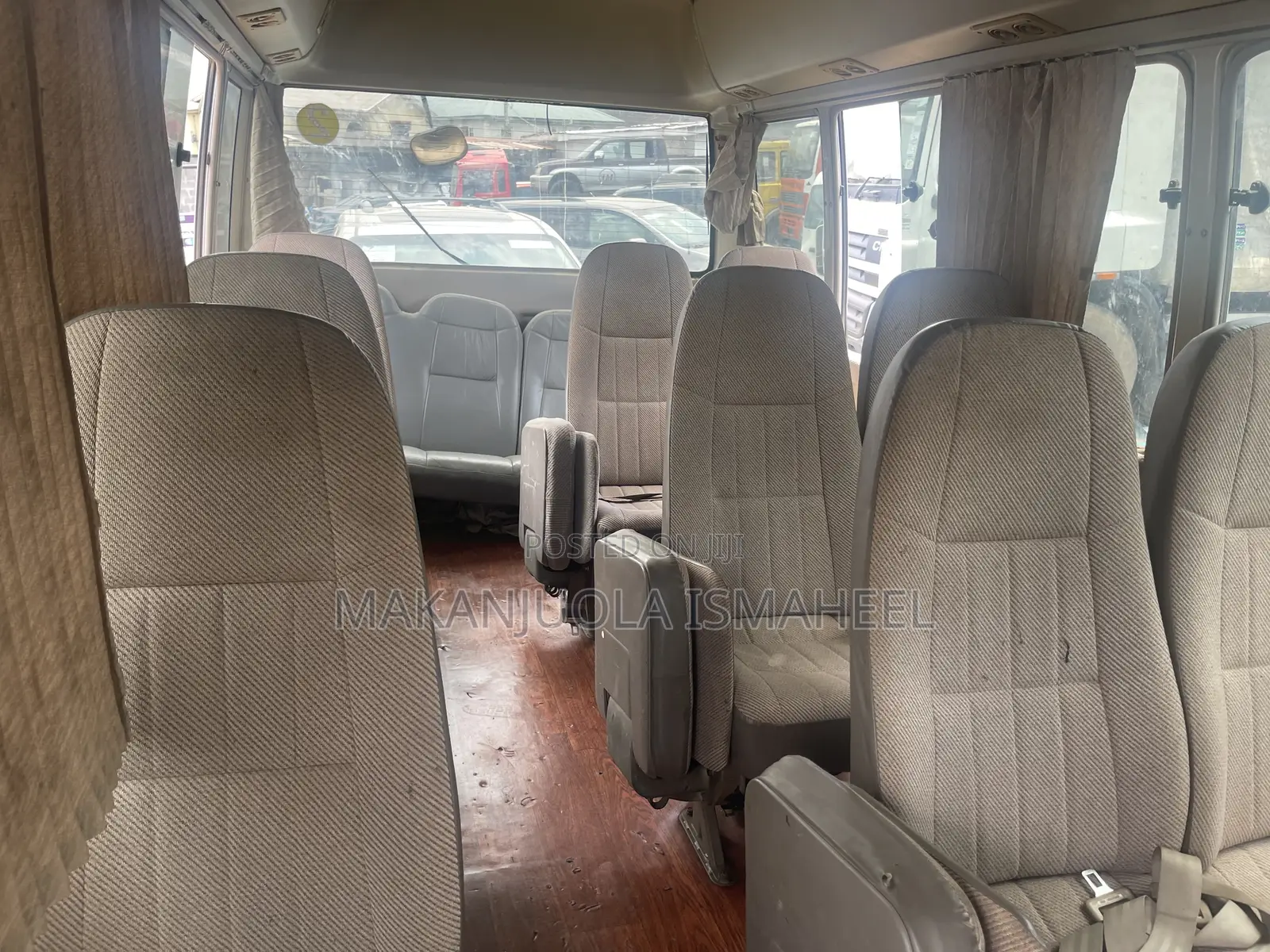Toyota Coaster 2011