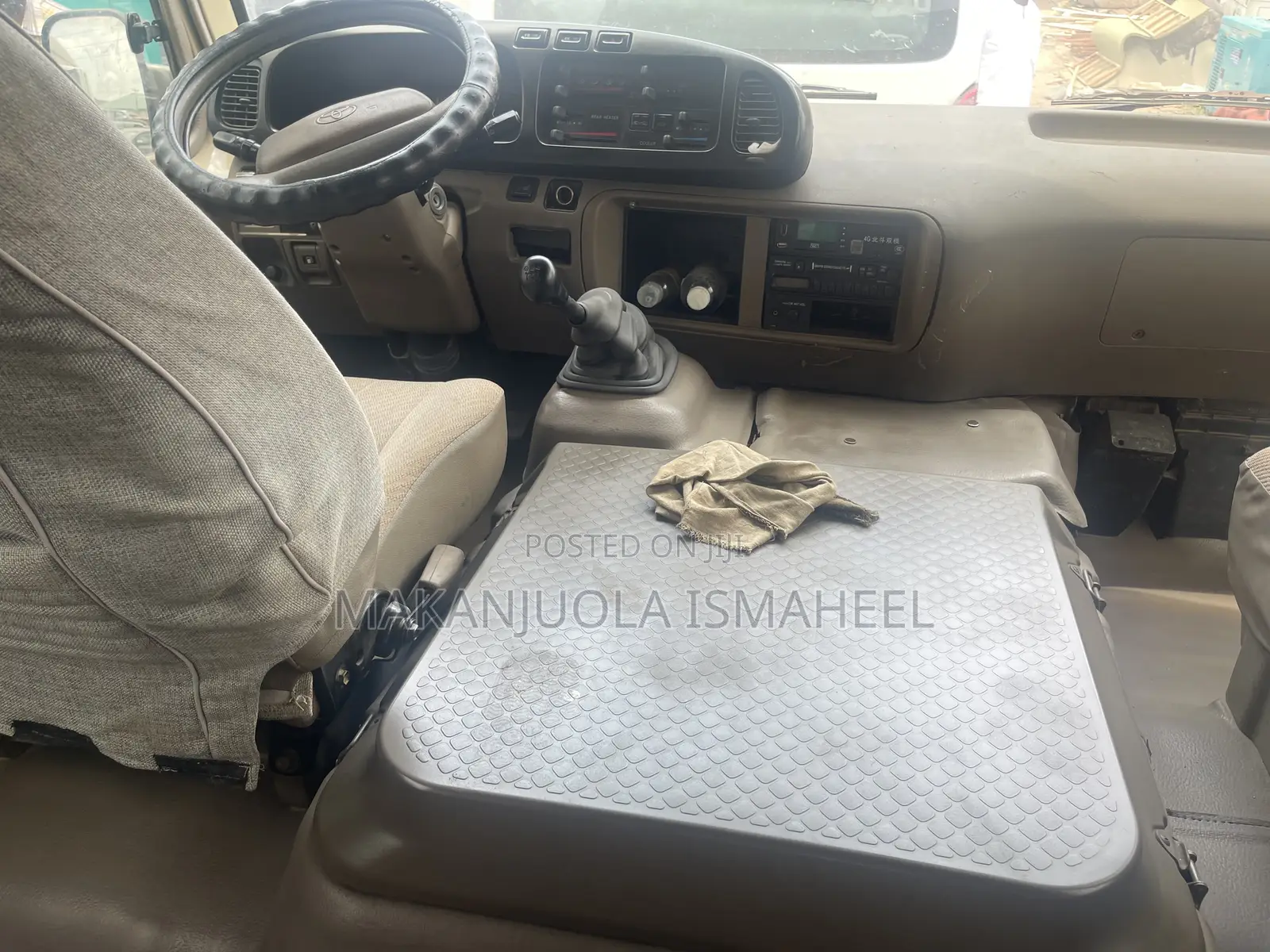 Toyota Coaster 2011