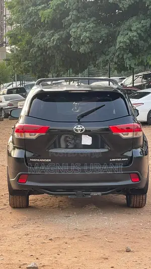 Toyota Highlander Limited 4dr SUV AWD (3.5L 6cyl 6A) 2015 Black