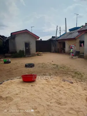 4 and Half Plot of Land With Building for Sales
