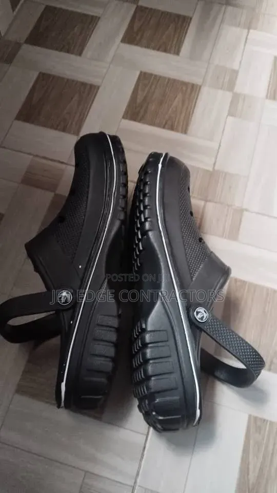 Black Crocs