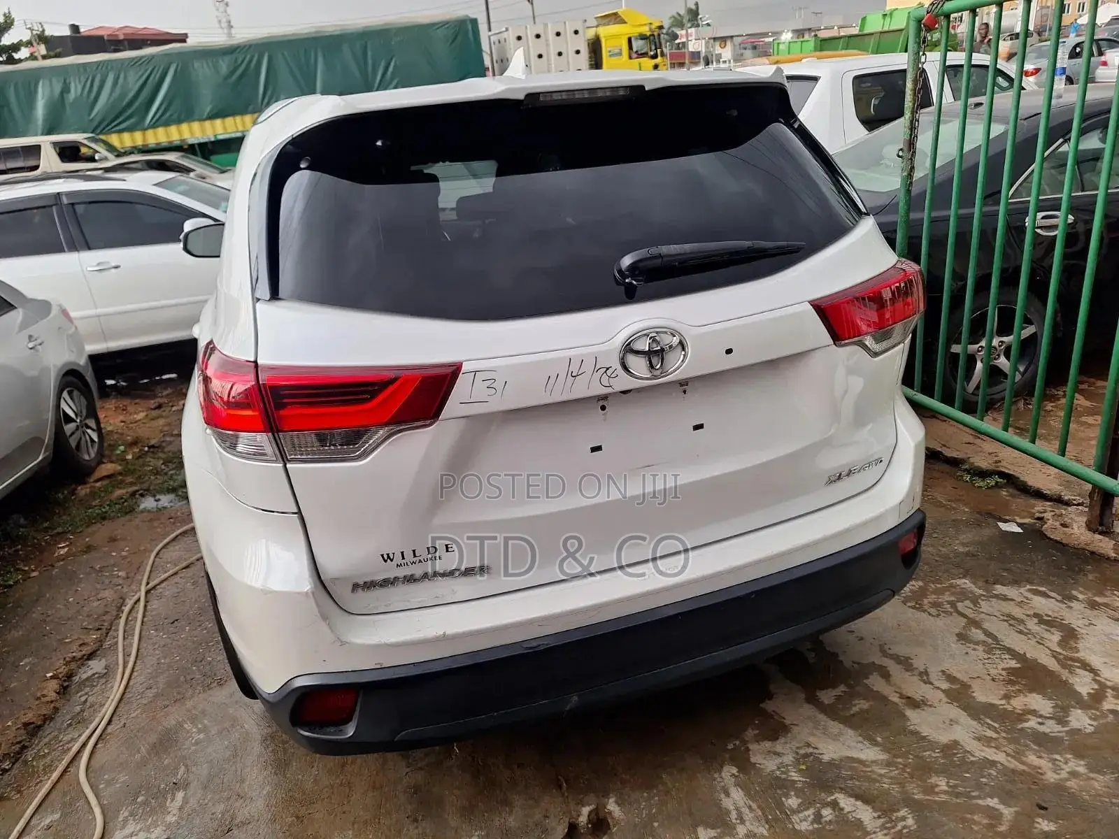 Toyota Highlander XLE 4x4 V6 (3.5L 6cyl 8A) 2018 White