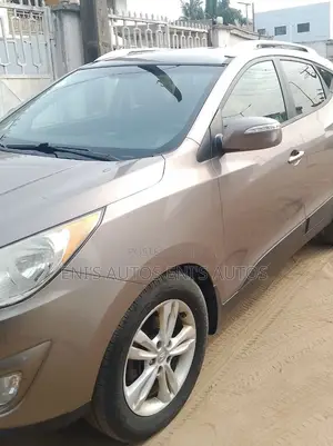 Hyundai Tucson GLS AWD 2013 Gold