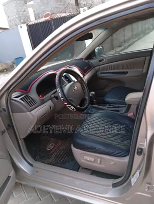 Toyota Camry 2005 Gold