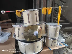 Yamaha Parade Drum Set