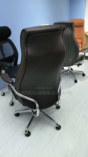 Boss Swivel Chair