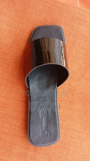 Grandeli Glossy Female Cover Palm