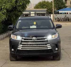 Toyota Highlander XLE V6 4x2 (3.5L 6cyl 6A) 2016 Gray