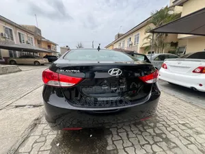 Hyundai Elantra GLS Sedan FWD (1.8L 4cyl 6A) 2013 Black