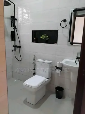 Medium Wc Square