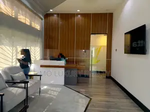 Office Building on 2000sqm for Lease