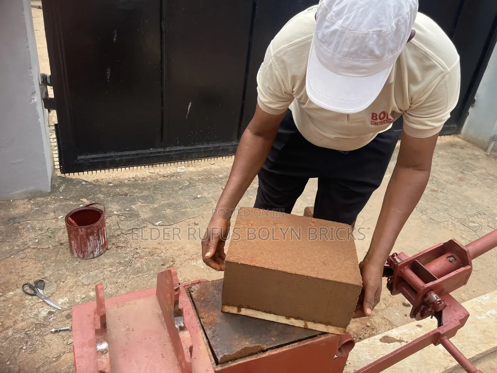 Mud/Adobe Red Soil Block Press/Machine