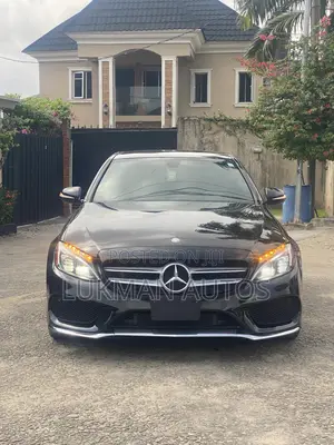 Mercedes-Benz C300 Luxury 4dr AWD 4Matic Sedan (2.0L 4cyl 7A) 2015