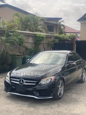 Mercedes-Benz C300 Luxury 4dr AWD 4Matic Sedan (2.0L 4cyl 7A) 2015
