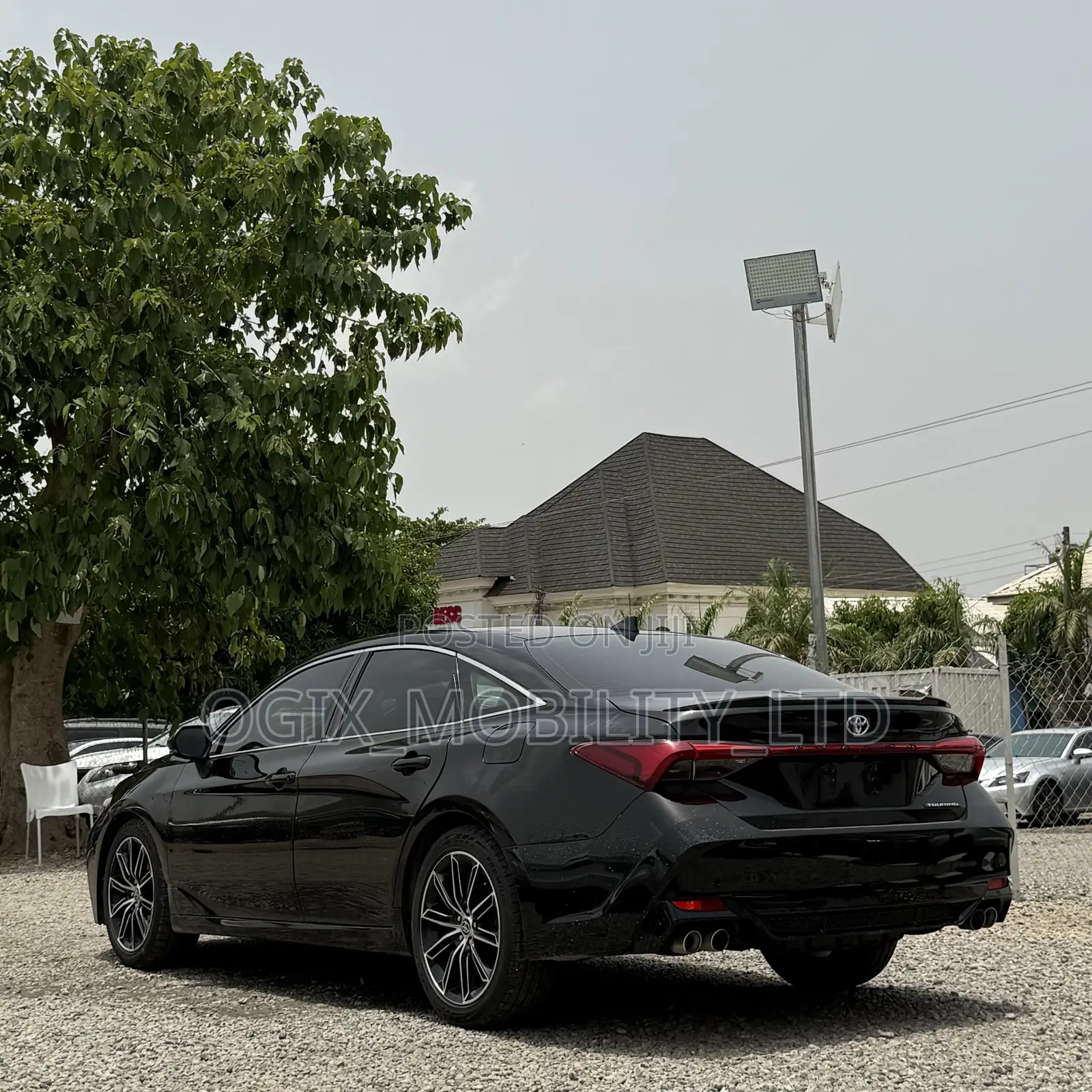 Toyota Avalon 2022 Black