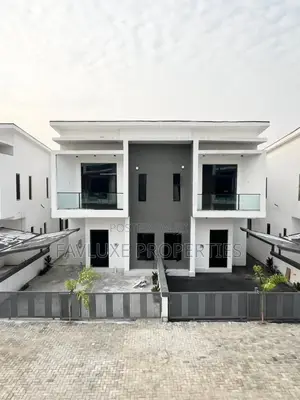 4bdrm Duplex in Lekki Phase 2 for sale