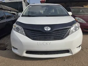 Toyota Sienna LE 7 Passenger 2012 White