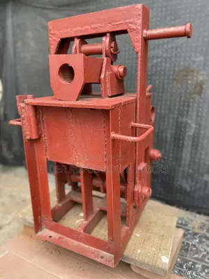 Clay Brick Press Machine;Makes 2bricks Per Time Manual/Multi Purpose
