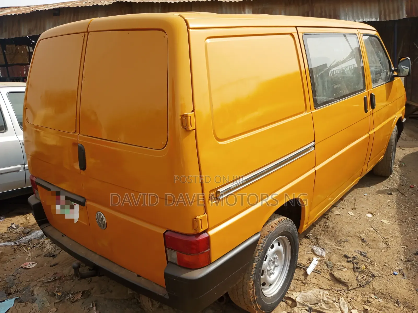 Volkswagen Transporter 2004 Yellow