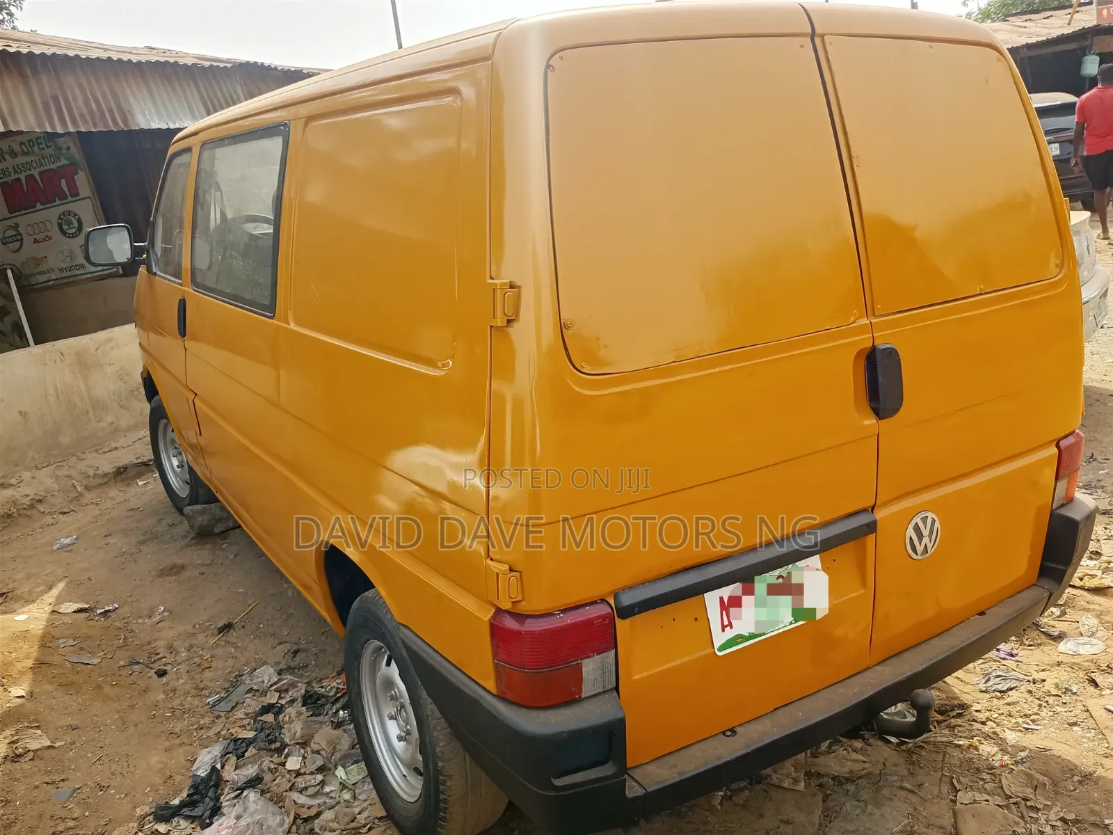 Volkswagen Transporter 2004 Yellow