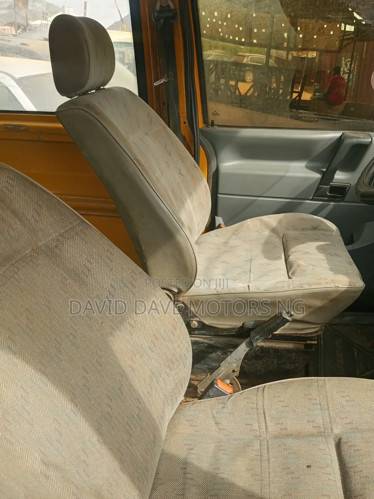 Volkswagen Transporter 2004 Yellow
