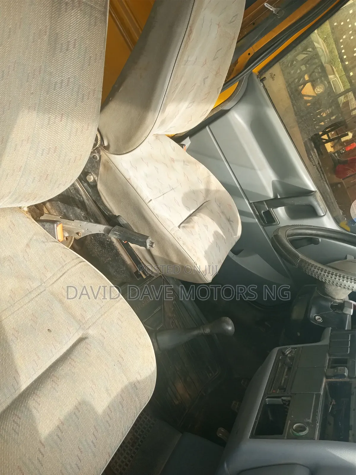 Volkswagen Transporter 2004 Yellow