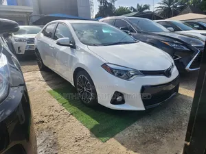 Toyota Corolla S 4dr Sedan (1.8L 4cyl CVT) 2014 White