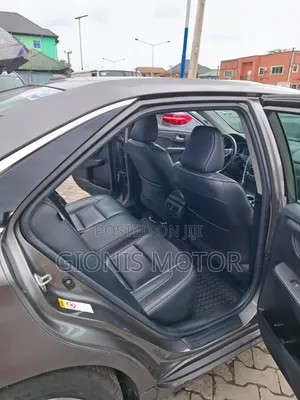 Toyota Camry XLE 4dr Sedan (2.5L 4cyl 6A) 2015 Gray