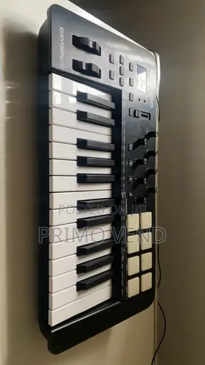 Mini Keyboard Oxygen 25 Midi