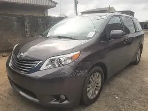 Toyota Sienna 2013 Gray