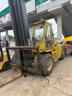 15 Tons Cat V300 Forklift
