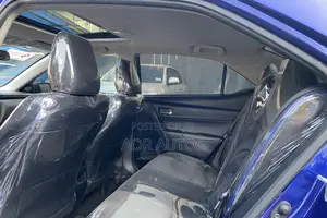 Toyota Corolla SE (1.8L 4cyl 2A) 2019 Blue