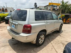 Toyota Highlander V6 FWD 2002 Silver