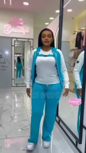 Quality Two-Piece Tracksuit With Jacket