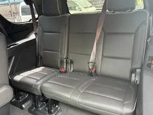 Chevrolet Tahoe Premier 2024 Silver