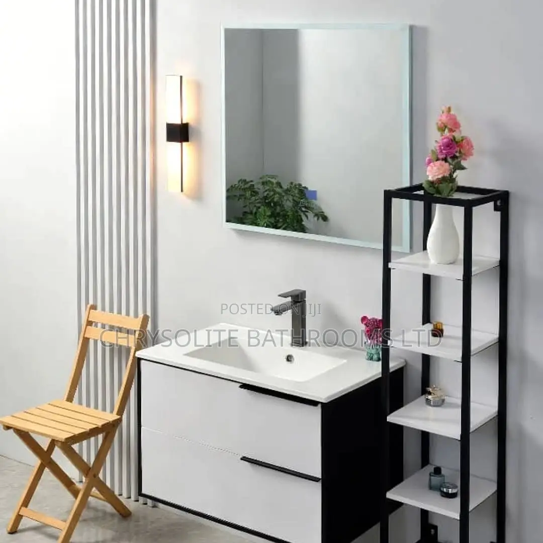 White Brisk Vanity Set X Bluetooth Mirror