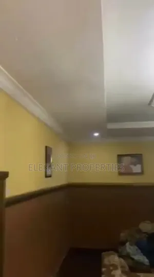 4bdrm Bungalow in Facing The Main Road, Osogbo for sale