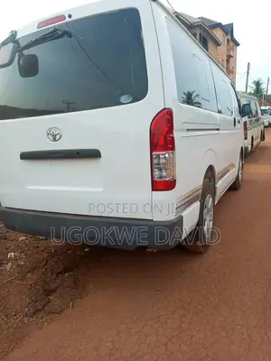 Toyota HiAce 2012 White