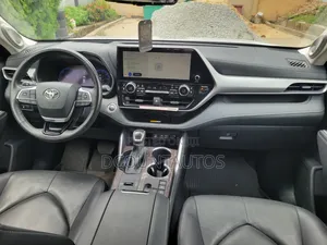 Toyota Highlander Platinum AWD 2024 White